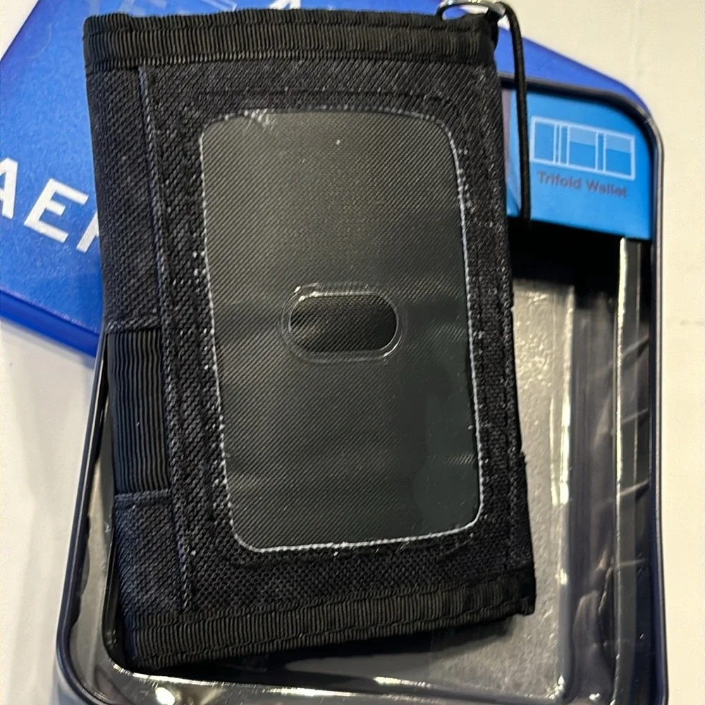 Aeropostale tri fold